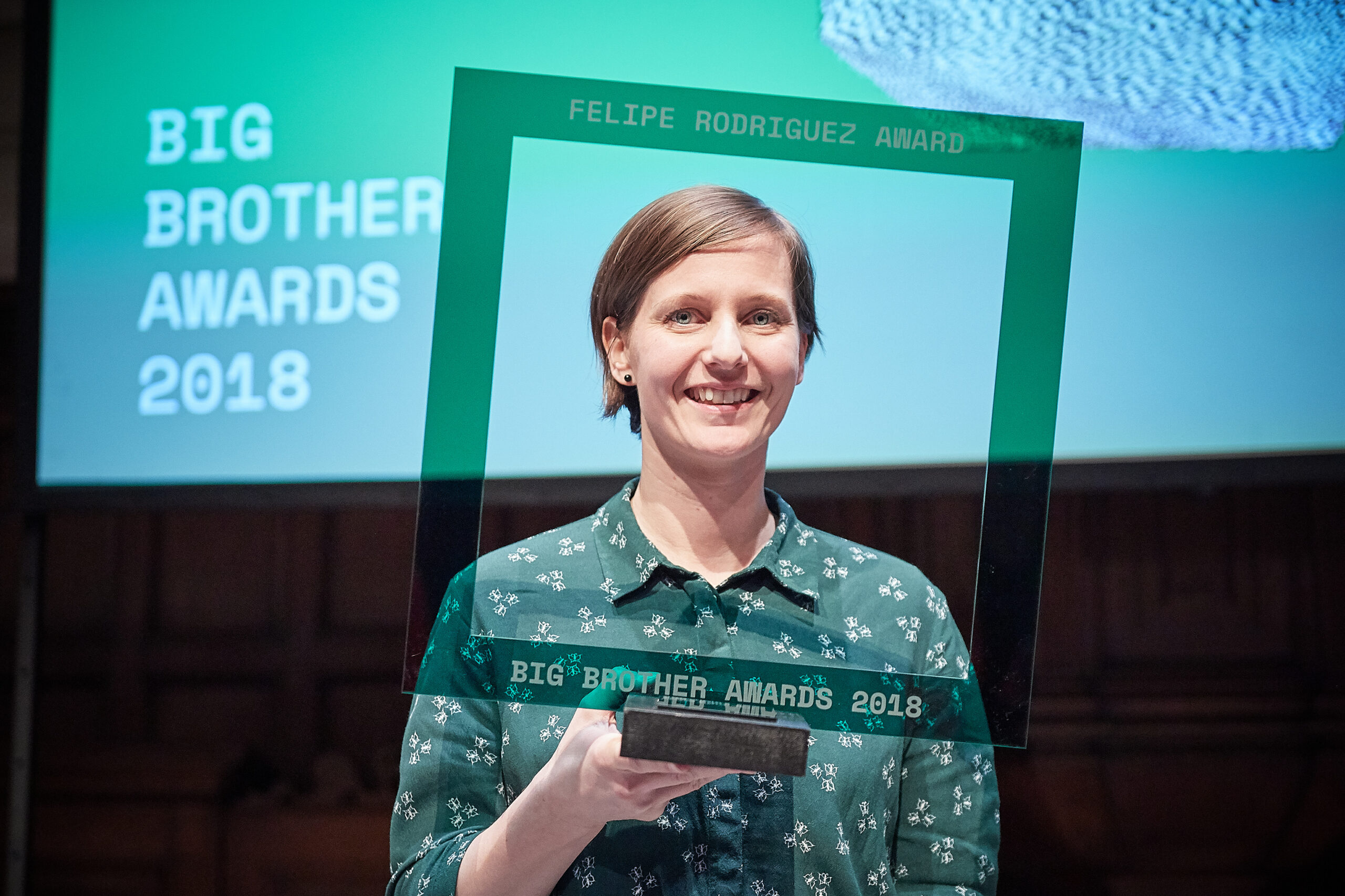 Kirsten Fiedler met haar Felipe Rodriguez Award. Foto: Jeroen Mooijman (CC BY-NC-ND 4.0)