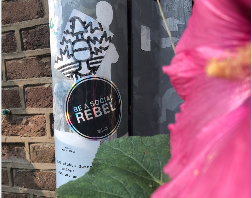 Als je nu doneert sturen we je deze shiny stickerset op. 