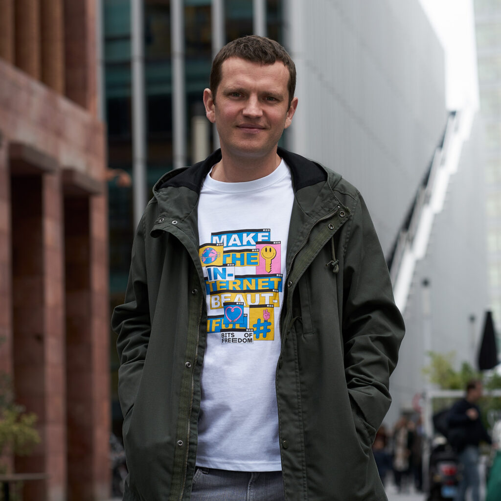 Ook zo'n tof shirt? Word vandaag nog donateur.