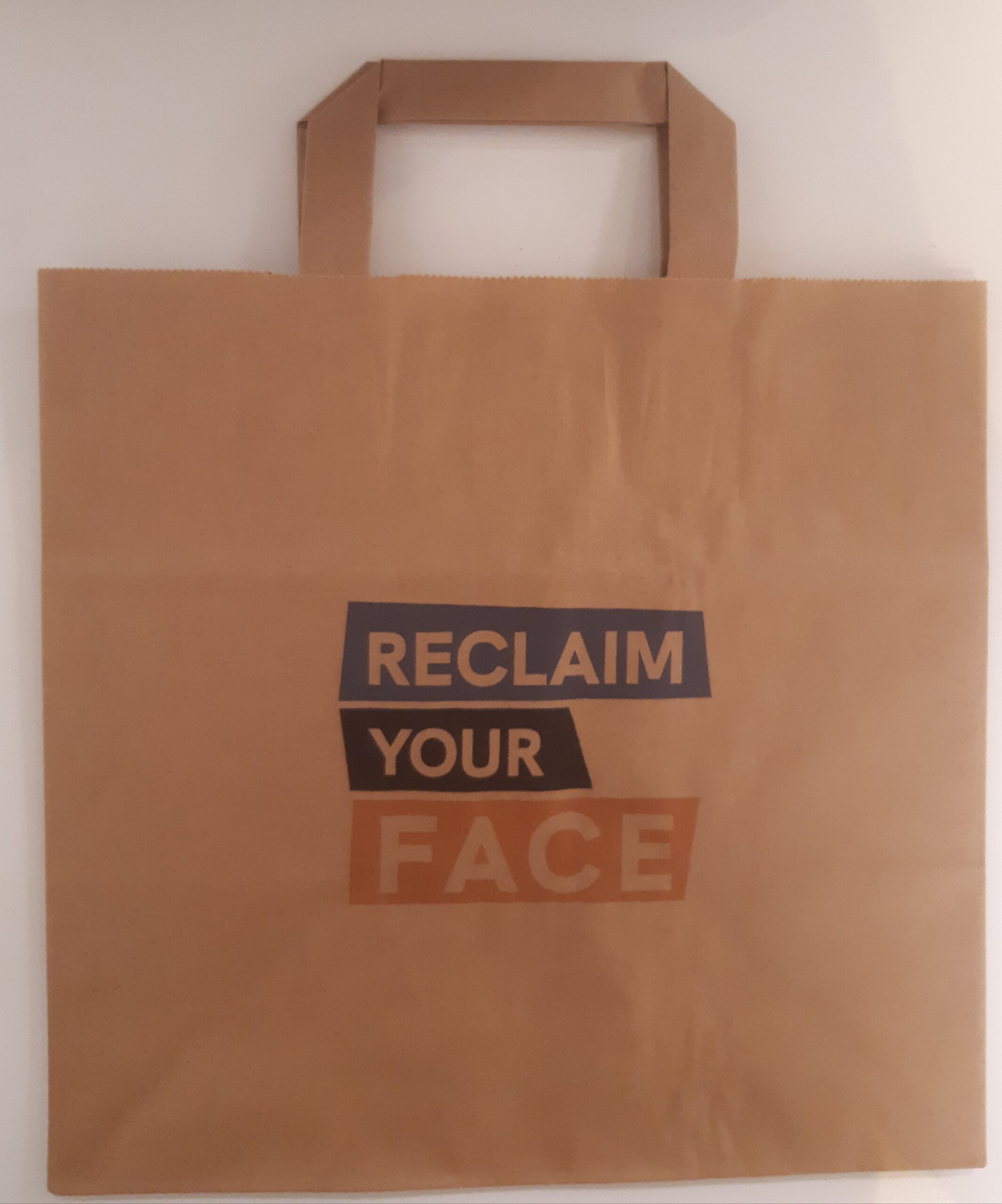 waar dan ook Huh Recyclen Papieren zak Reclaim Your Face - Bits of Freedom